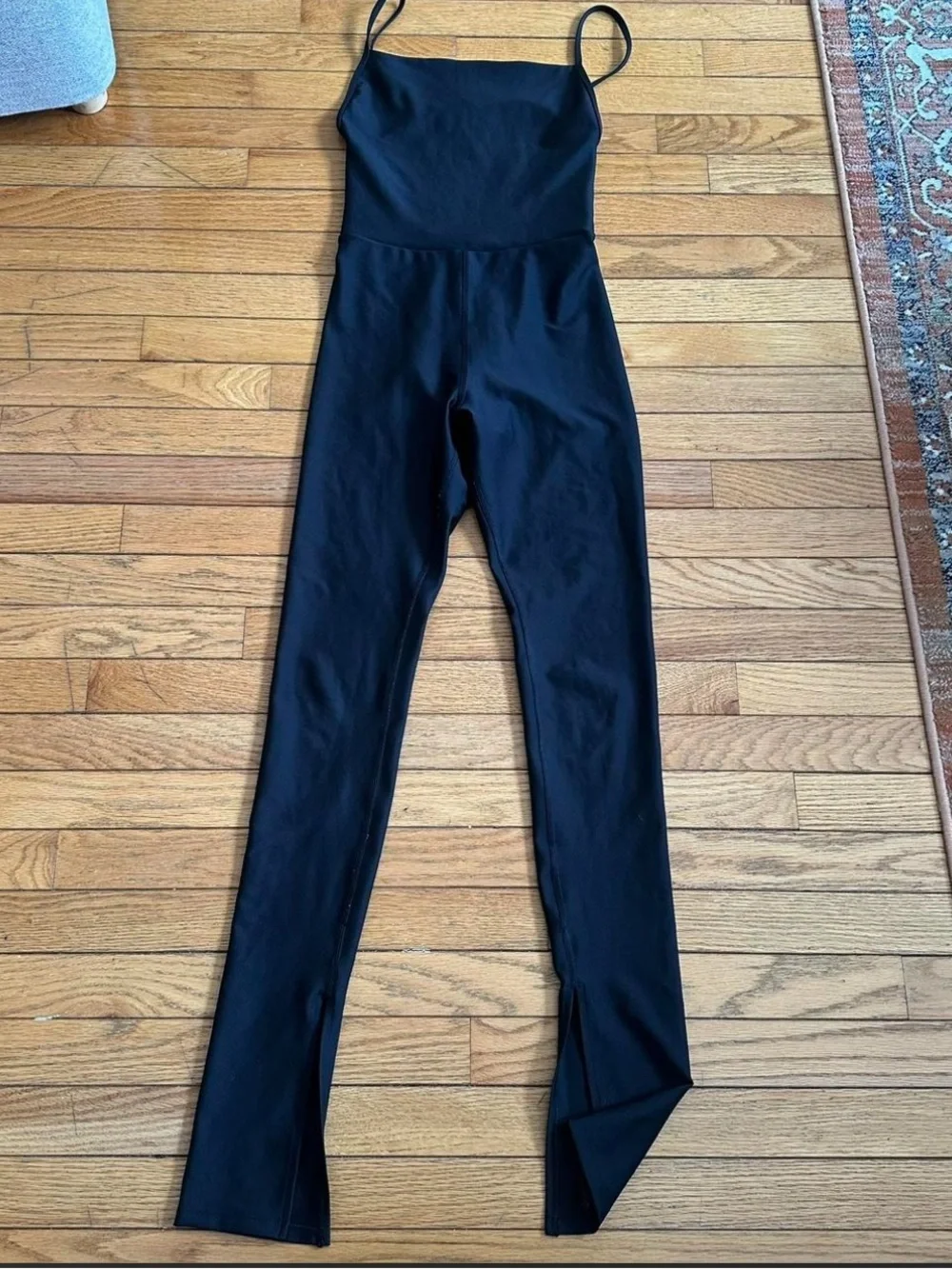 ALO Yoga sleek black